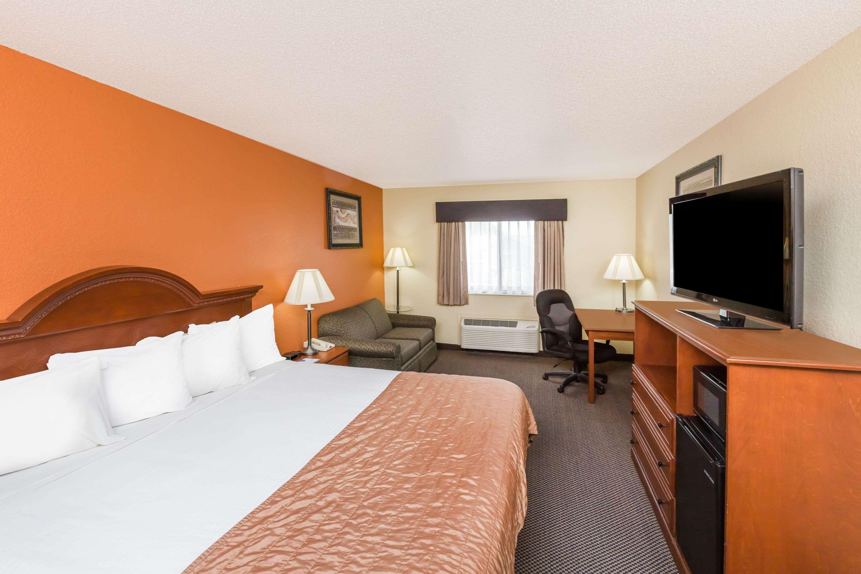 Motel Baymont By Wyndham Tupelo Exterior foto