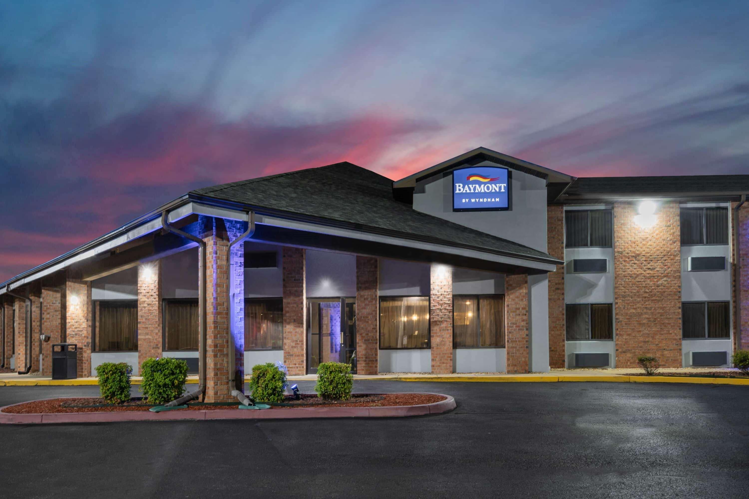 Motel Baymont By Wyndham Tupelo Exterior foto
