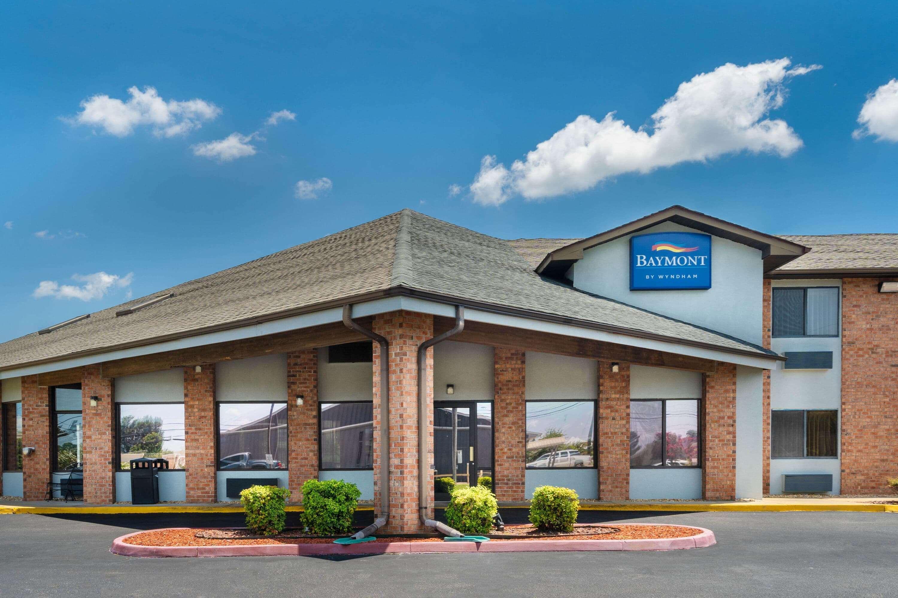 Motel Baymont By Wyndham Tupelo Exterior foto